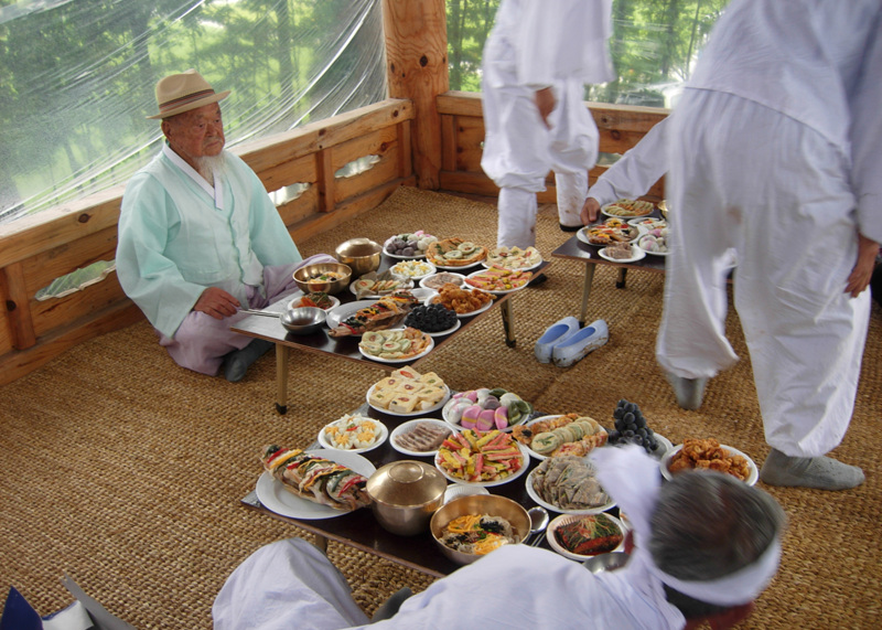 질 상을 받은 최돈춘 어른