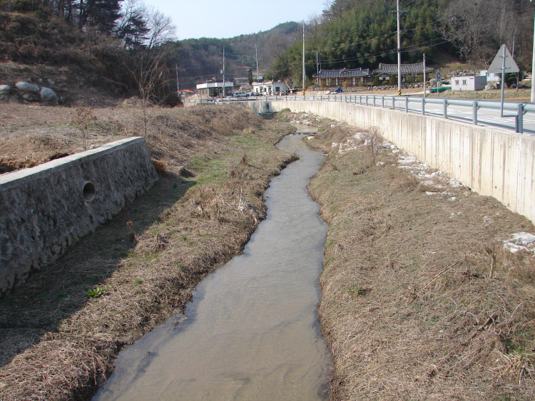 공사전 상류지역 사진입니다.