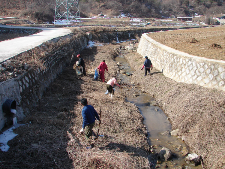 쓰레기 회수 조도 열심히 하는 것은 마찬가지군요