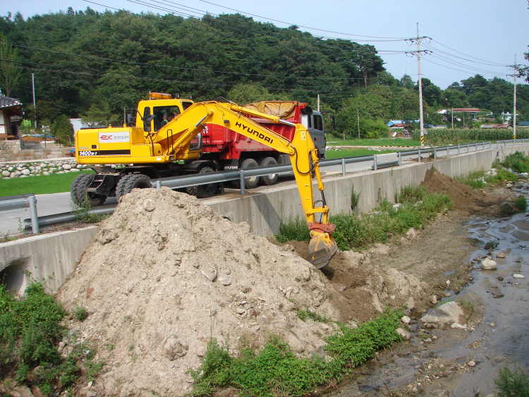 일주일 밤 낮으로 작업하고 또 하고