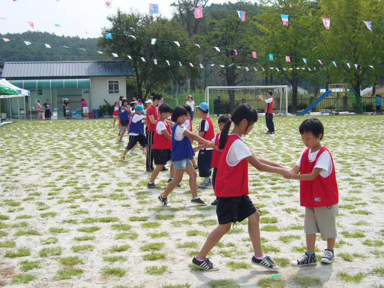 스포츠 댄스 하는 모습 정말 잘 하더군요