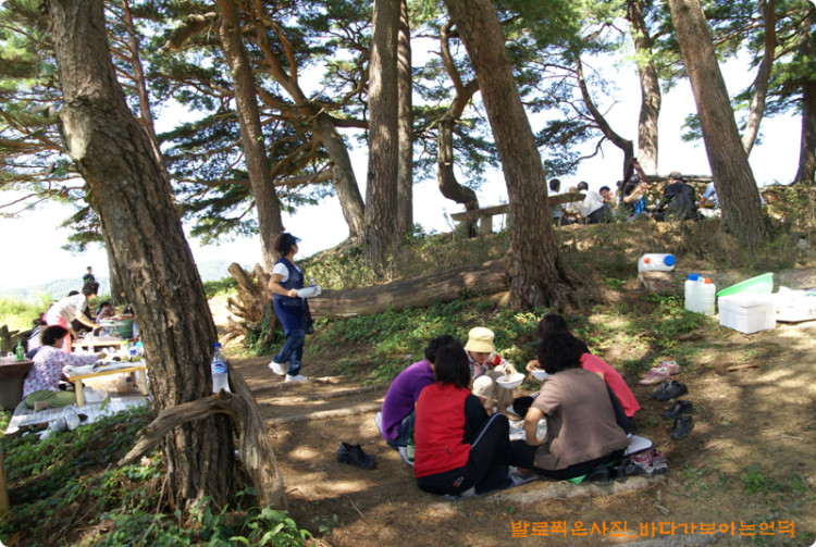 부녀회의 늦은 식사도 오늘은 모두모두가 신나는 하루였습니다.