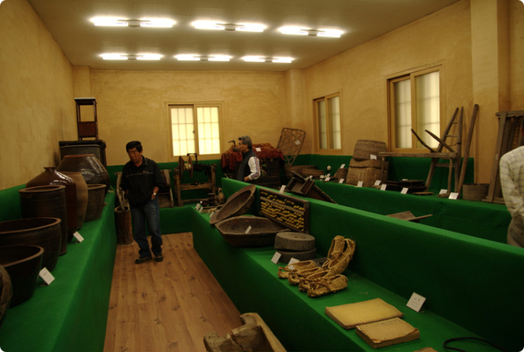 식당안쪽에 마련된 농촌 박물관도 잠시 둘러보고