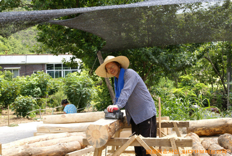 대패질도 하고