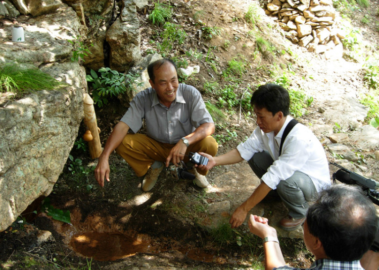 약수터에서의 주민 인터뷰