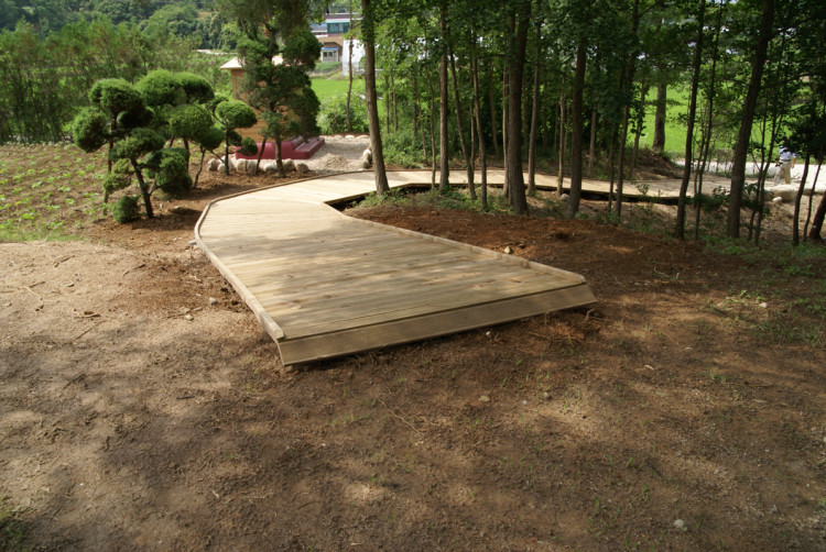 윗부분에서 경사각을 조금더 조정했으면 하는 아쉬움이 있습니다.